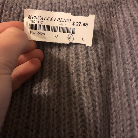 NWT GRAY OFF THE SHOULDER CROP TOP - Picture 3 of 3